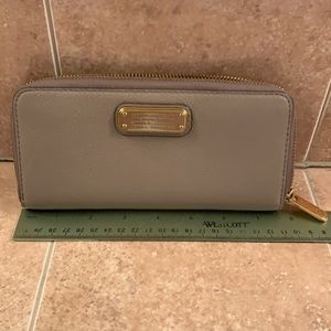 Marc Jacobs grey continental wallet